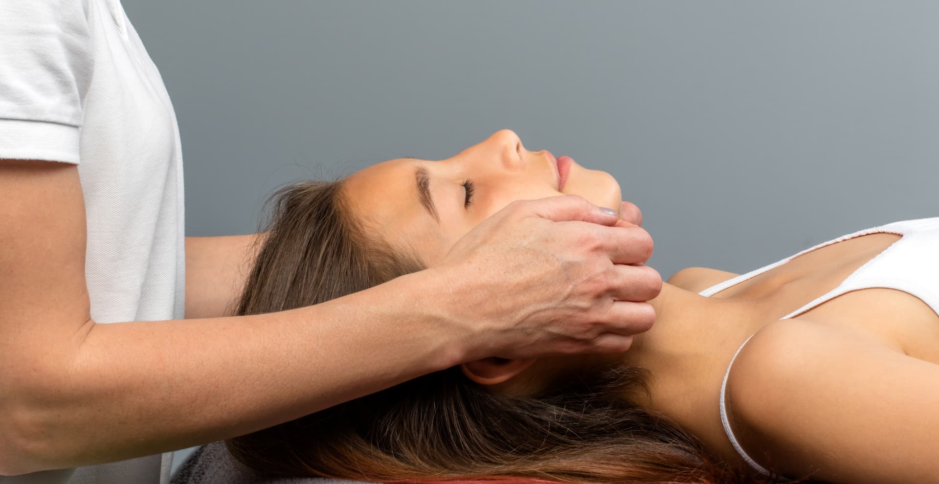 Hoofdpijn door spierspanning? Zo helpt fysiotherapie